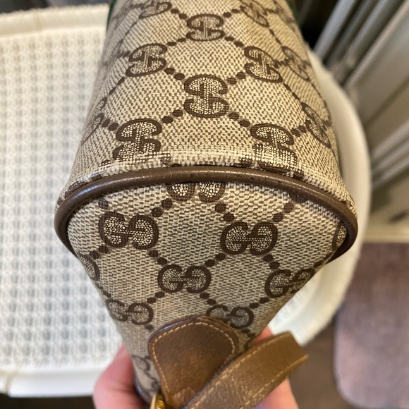 VINTAGE GUCCI CROSSBODY - Picture 10 of 14